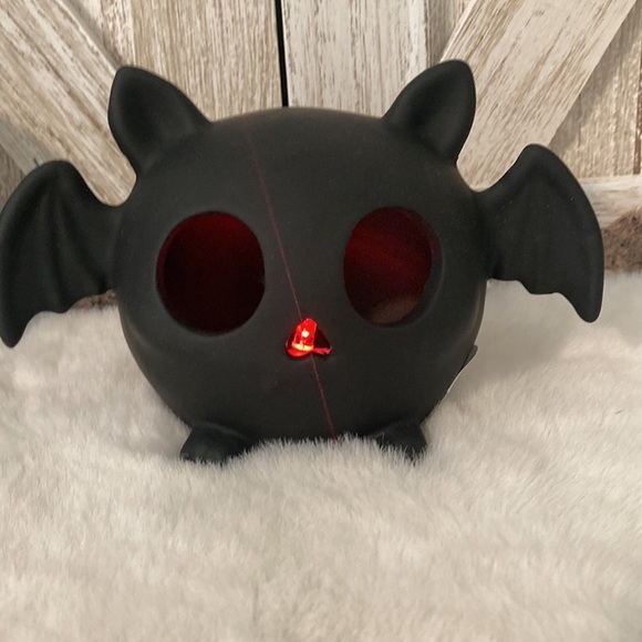 Copy—Ceramic Light Up Bat - Picture 5 of 8